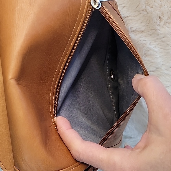 AGM Beyond Leather Slingback Concealed Carry Unisex Bin6 - Picture 4 of 12